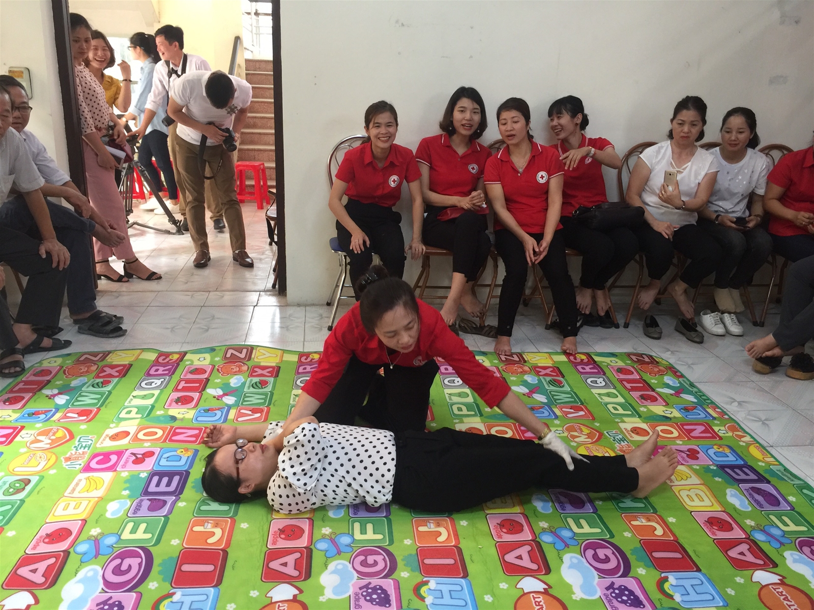 Chương trình phối hợp đào tạo giữa Trung tâm Đào tạo cán bộ và Hội Chữ thập đỏ tỉnh Hà Nam